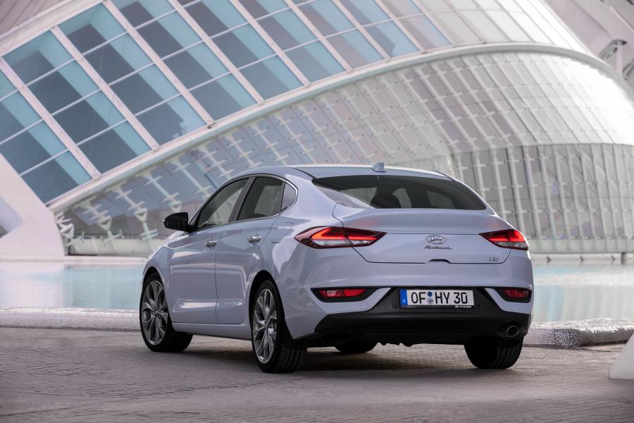  Hyundai i30 Fastback (PD) 2017 года  (WW) (фото 47 из 51)